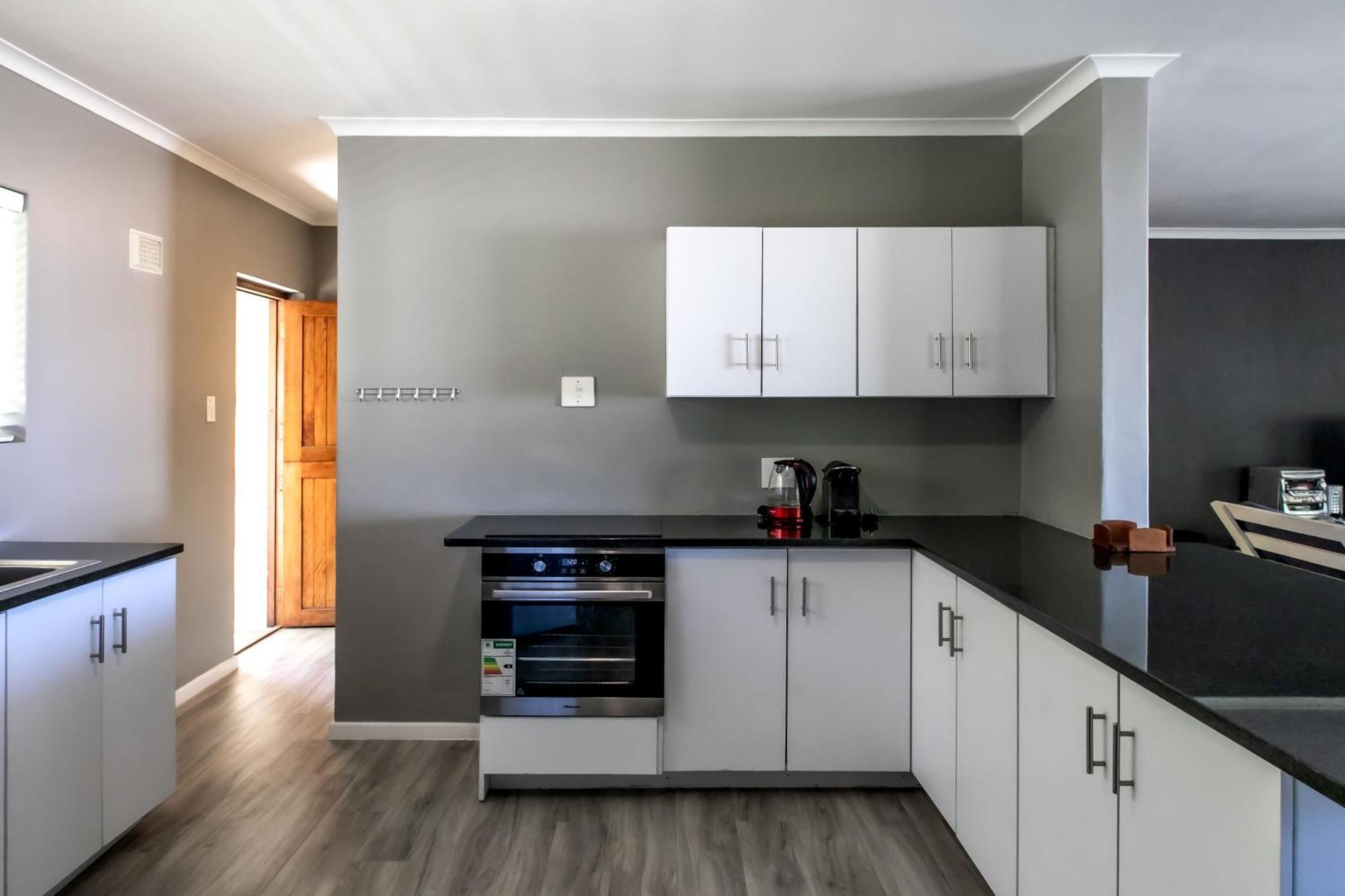 Son & Saffier Villa Hermanus Bagian luar foto